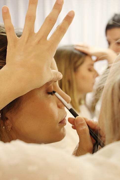 Registo de aula de formação em maquilhagem profissional no formato turma